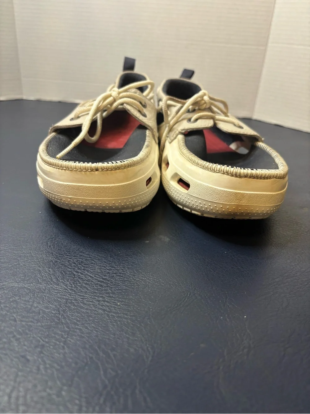 CROCS Cove Sport men’s boat shoes sz 9 lace up navy, grey, off white